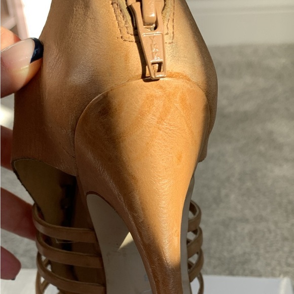 TanLeather Heels - Picture 7 of 7